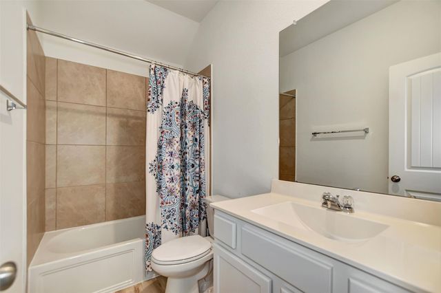 4327 Oakdale Mist Drive, Dickinson, TX 77539