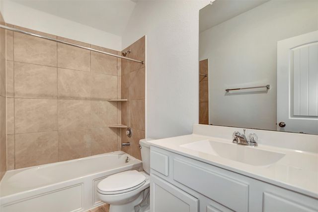 4327 Oakdale Mist Drive, Dickinson, TX 77539