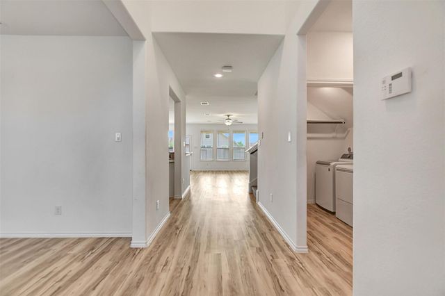 4327 Oakdale Mist Drive, Dickinson, TX 77539