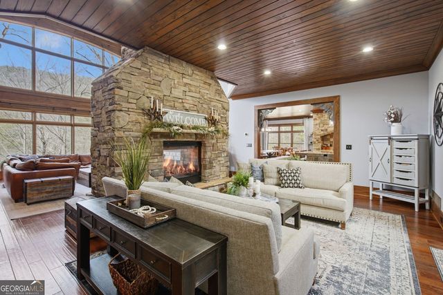 124 Wilderness Way, Ellijay, GA 30536