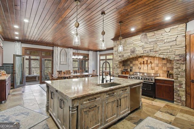 124 Wilderness Way, Ellijay, GA 30536