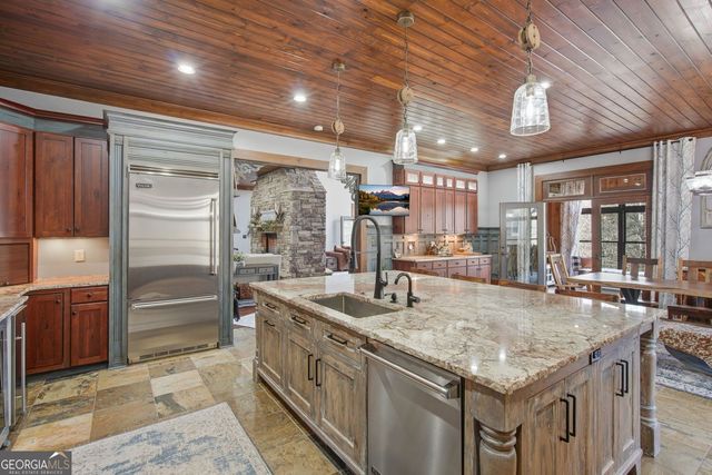 124 Wilderness Way, Ellijay, GA 30536