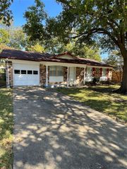 4926 Pinehurst Drive, Garland, TX 75043