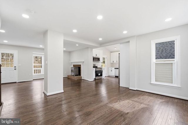 7087 WESTMORELAND DR, Warrenton, VA 20187