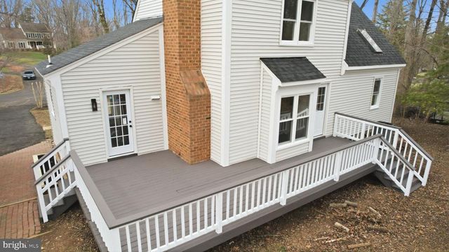 7087 WESTMORELAND DR, Warrenton, VA 20187