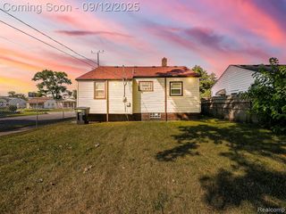 19300 Fenmore Street, Detroit, MI 48235