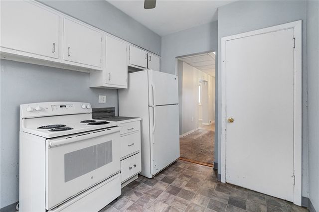 2218 Starkamp St, Brookline, PA 15226