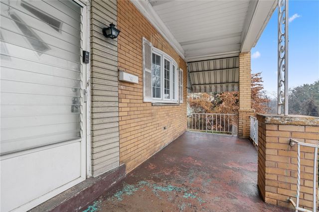 2218 Starkamp St, Brookline, PA 15226