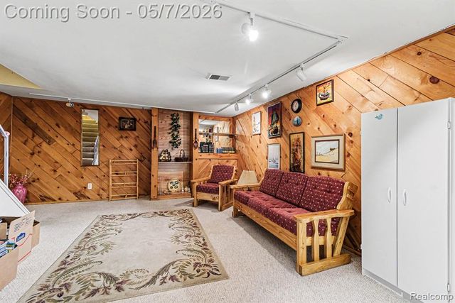 3120 N Summers Road, Keego Harbor, MI 48320
