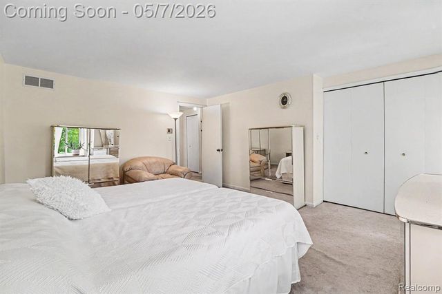 3120 N Summers Road, Keego Harbor, MI 48320
