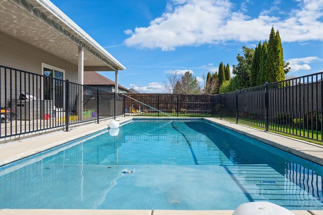 936 Arrowhead Trail, Eagle Point, OR 97524