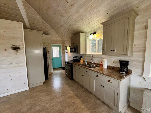 51 Dewey Road, Hermon, NY 13652