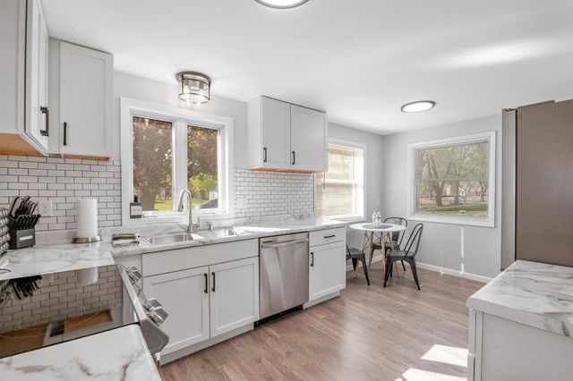 1201 REDWOOD DRIVE, Green Bay, WI 54304
