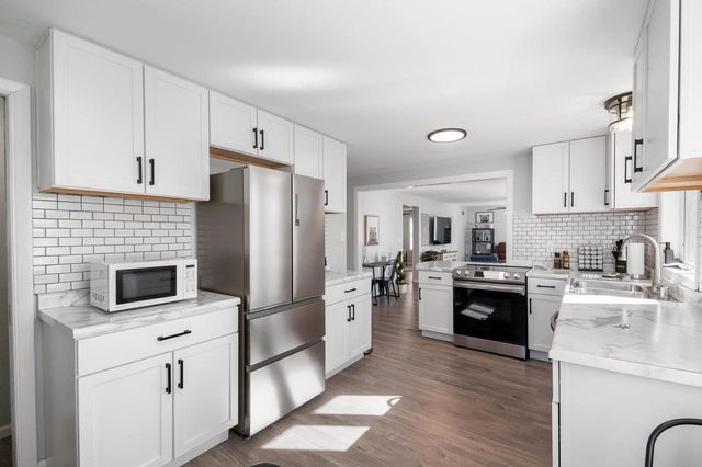 1201 REDWOOD DRIVE, Green Bay, WI 54304