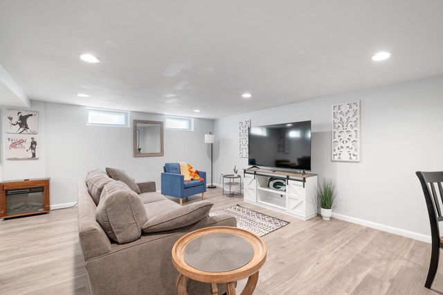 1201 REDWOOD DRIVE, Green Bay, WI 54304