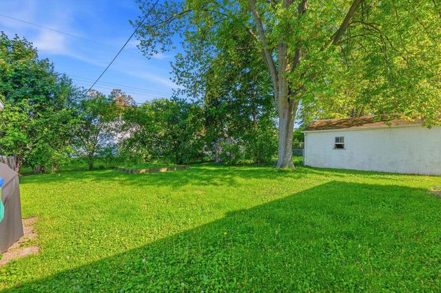 1201 REDWOOD DRIVE, Green Bay, WI 54304