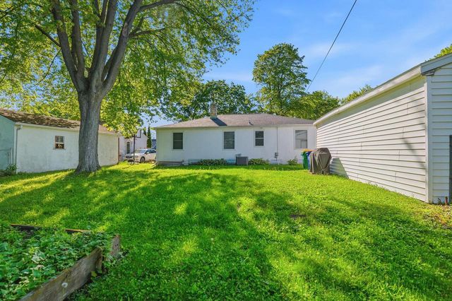 1201 REDWOOD DRIVE, Green Bay, WI 54304