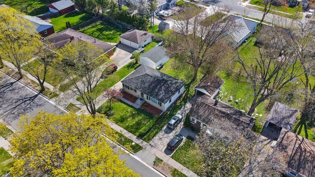 1201 REDWOOD DRIVE, Green Bay, WI 54304