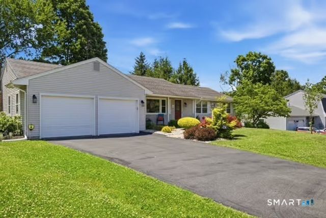 74 Briarwood Drive, Manchester, CT 06040