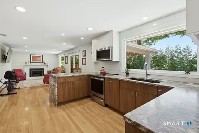 74 Briarwood Drive, Manchester, CT 06040
