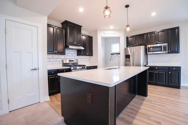 225 Messenger Way, Lewis Center, OH 43035