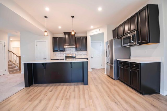 225 Messenger Way, Lewis Center, OH 43035