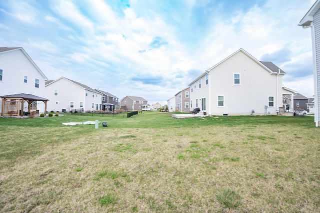 225 Messenger Way, Lewis Center, OH 43035