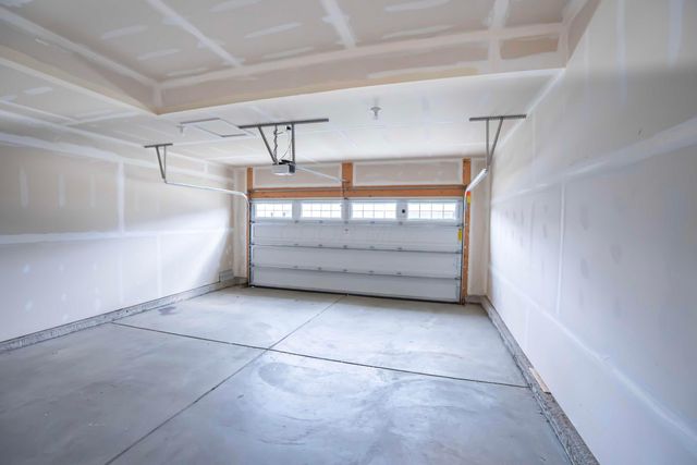 225 Messenger Way, Lewis Center, OH 43035