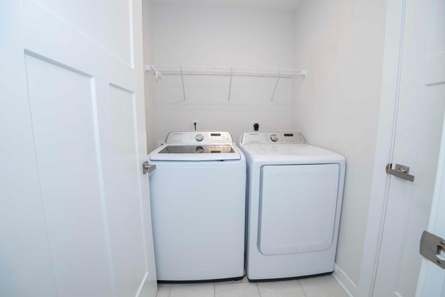 225 Messenger Way, Lewis Center, OH 43035