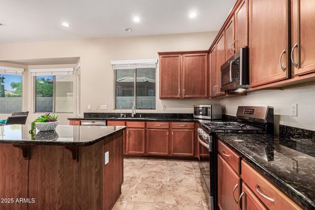 2453 E EBONY Drive, Chandler, AZ 85286