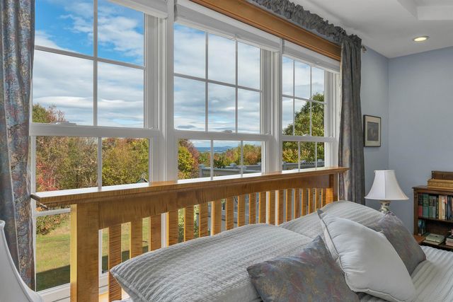 15 County Road, Alton, NH 03810