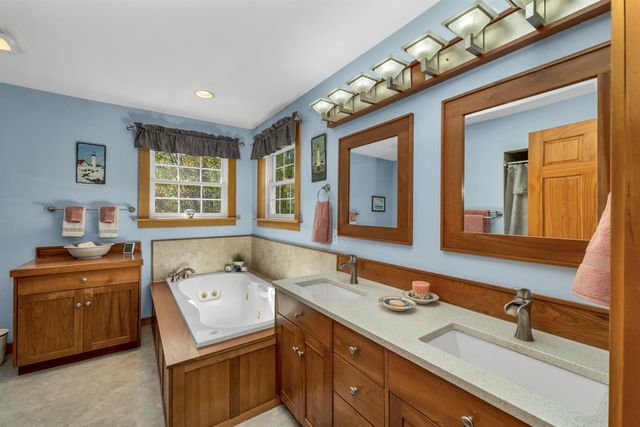 15 County Road, Alton, NH 03810