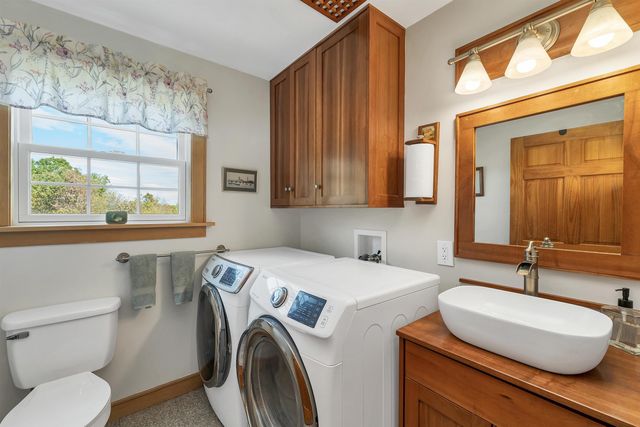 15 County Road, Alton, NH 03810