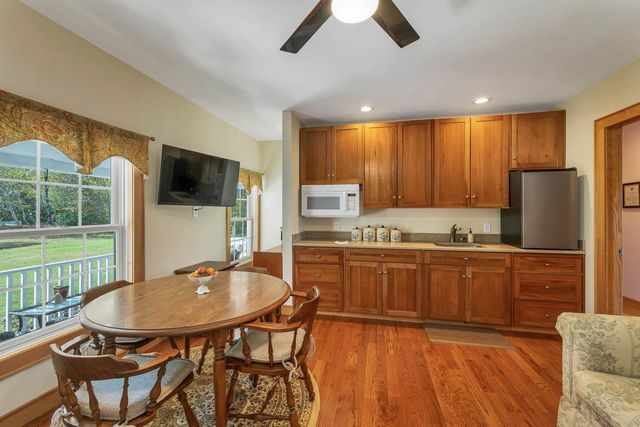 15 County Road, Alton, NH 03810