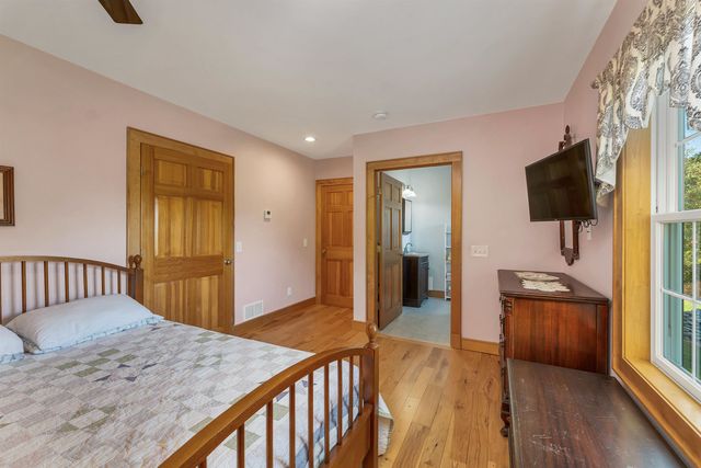 15 County Road, Alton, NH 03810