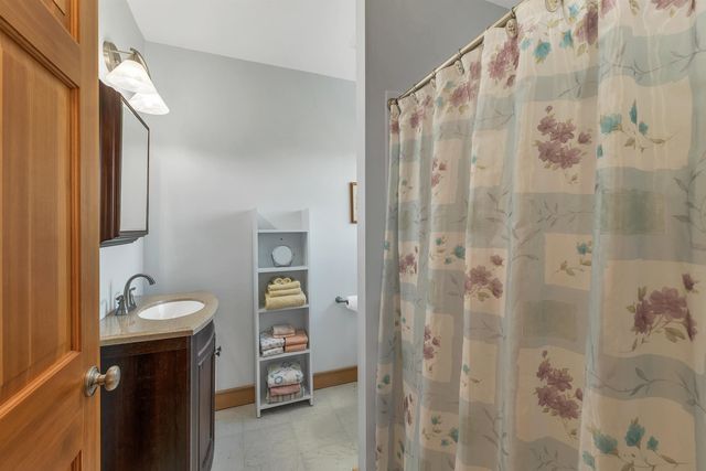 15 County Road, Alton, NH 03810