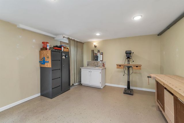 15 County Road, Alton, NH 03810