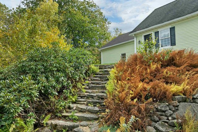 15 County Road, Alton, NH 03810