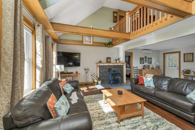 15 County Road, Alton, NH 03810