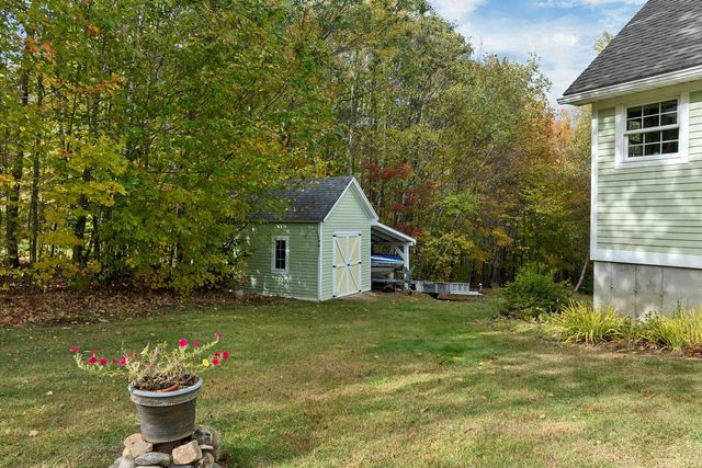 15 County Road, Alton, NH 03810