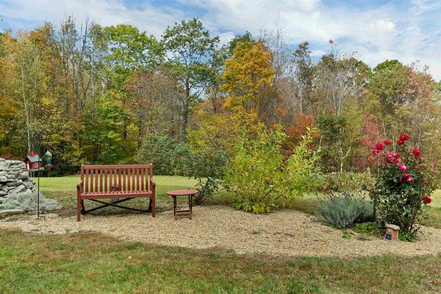 15 County Road, Alton, NH 03810