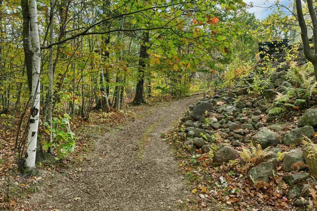 15 County Road, Alton, NH 03810