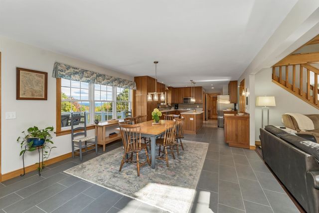 15 County Road, Alton, NH 03810