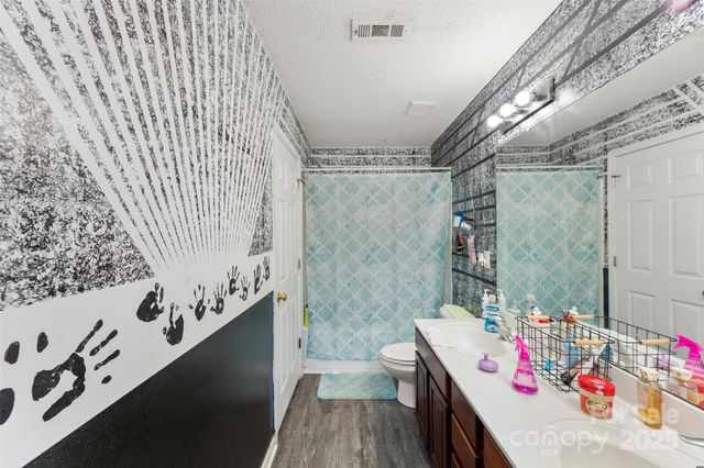 5305 Magnolia Tree Lane, Charlotte, NC 28215