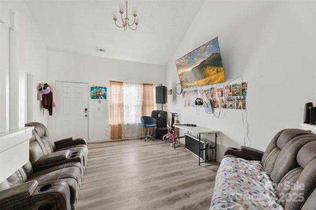 5305 Magnolia Tree Lane, Charlotte, NC 28215