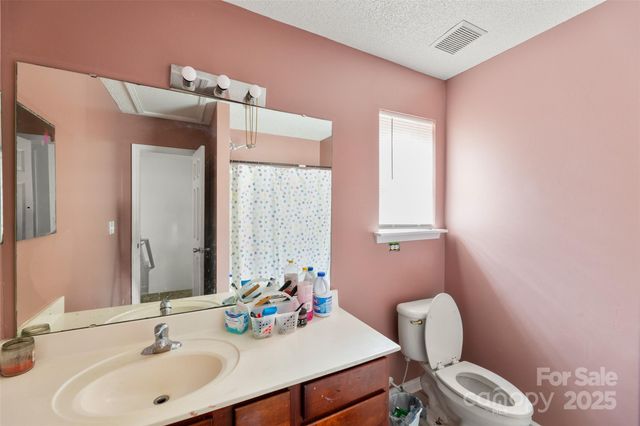 5305 Magnolia Tree Lane, Charlotte, NC 28215