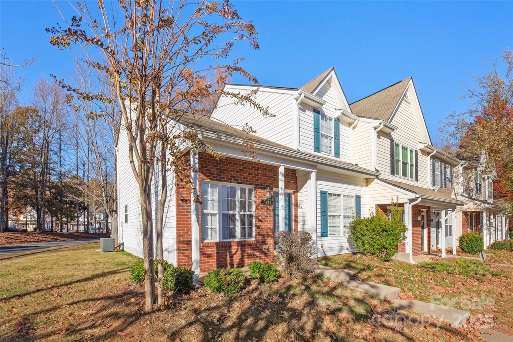 5305 Magnolia Tree Lane, Charlotte, NC 28215
