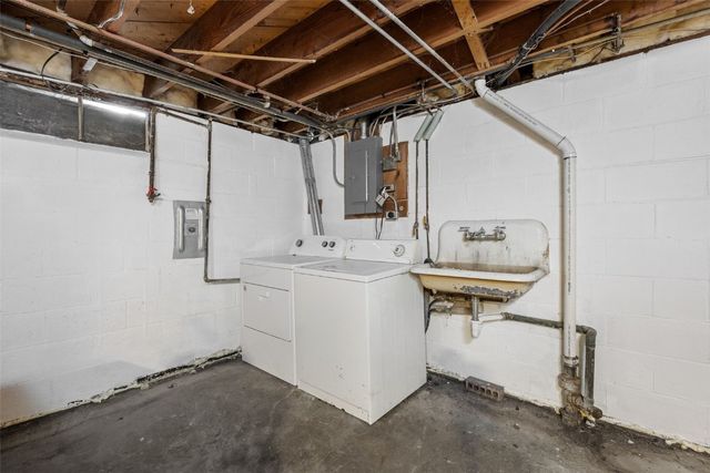 1305 Franklin Street, Iowa City, IA 52240