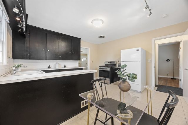 1305 Franklin Street, Iowa City, IA 52240