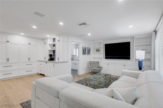 695 Regatta RD S, Naples, FL 34103